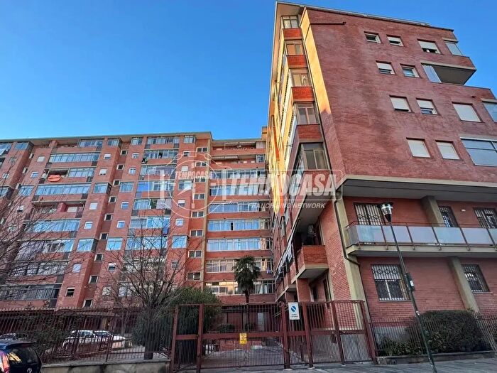 Appartamento trilocale in vendita in Corso Benedetto Croce B, Torino