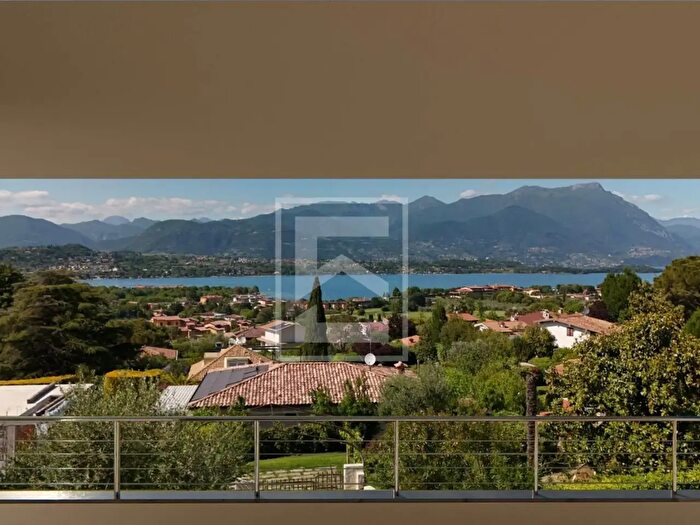Casa con 6 locali in vendita in Via G Orlando, Manerba Del Garda