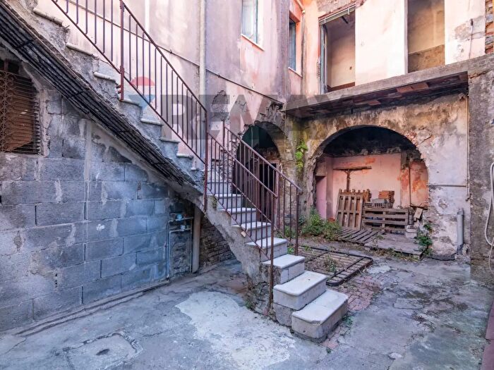 Appartamento quadrilocale in vendita in Acireale