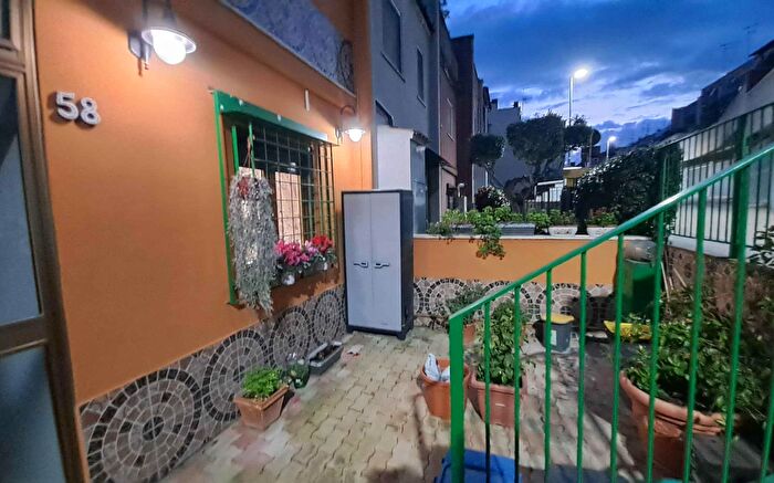 Casa trilocale in vendita in Via Casa Serena, Pomezia