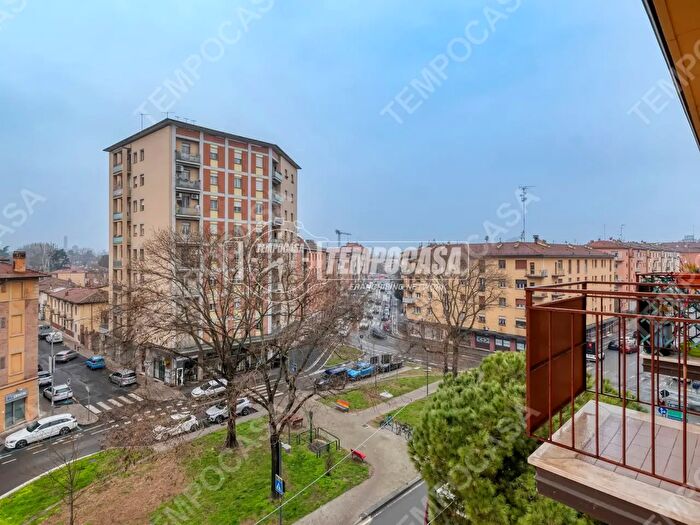 Appartamento trilocale in vendita in Piazza Mickiewicz Adam, Bologna