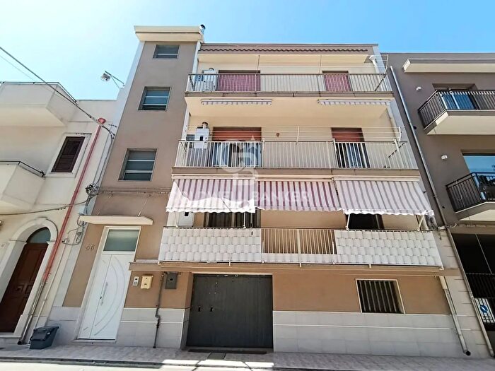 Appartamento quadrilocale in affitto in Via Acireale, Ispica