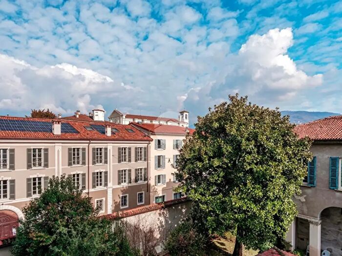 Appartamento trilocale in vendita in Via dei Mille, Brescia