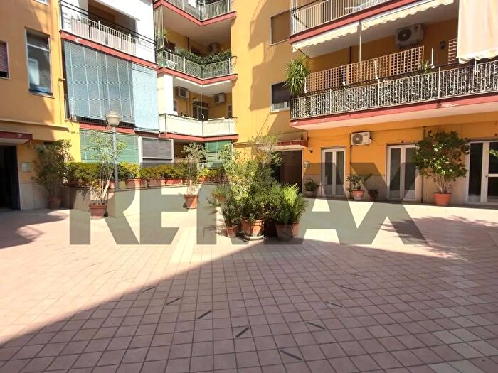 Appartamento trilocale in vendita in Via Michelangelo Schipa, Napoli