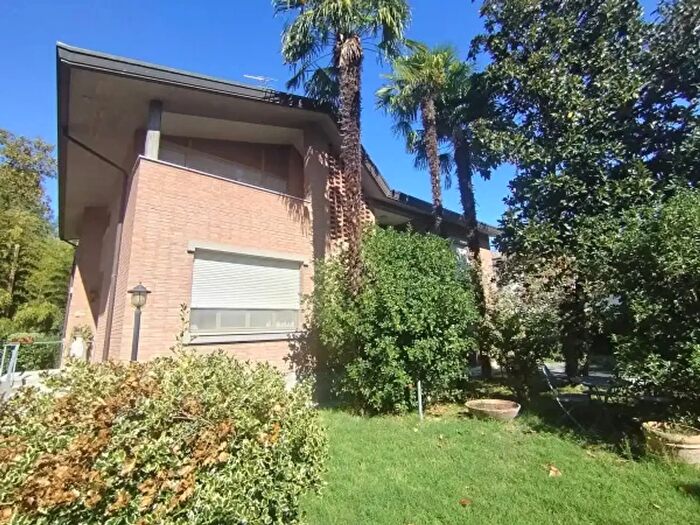 Casa con 6 locali in vendita in Alfonsine