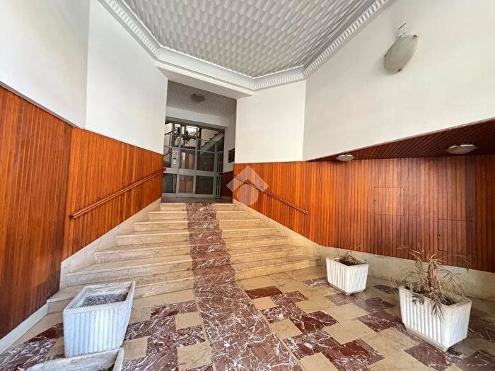 Appartamento con 6 locali in vendita in Via Mendola, Palermo