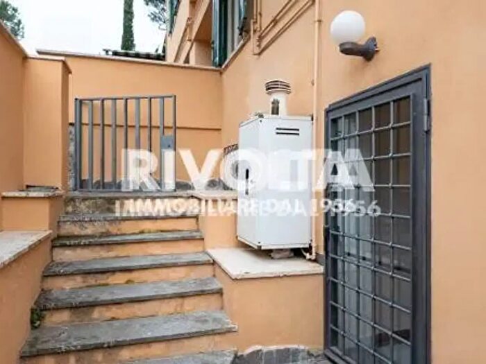 Appartamento trilocale in vendita in Via degli Affaitati, Roma