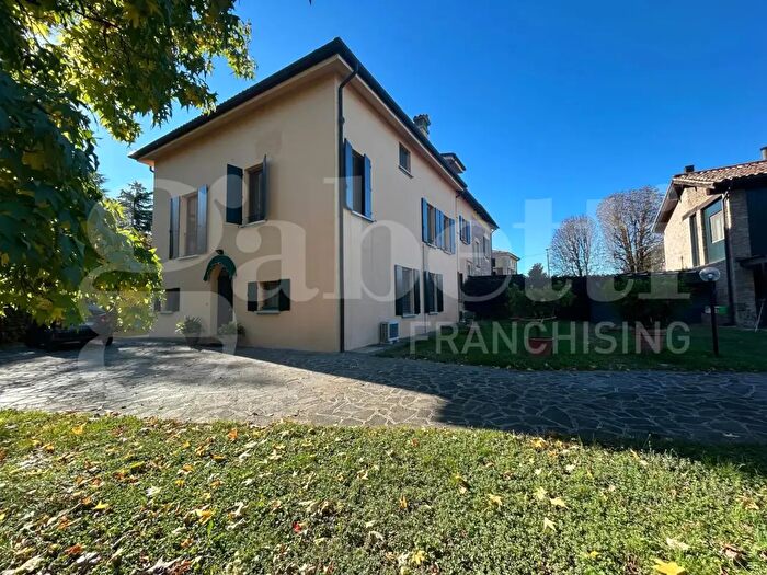 Casa con 5 locali in vendita in Via Antonio Cavalieri Ducati, Bologna