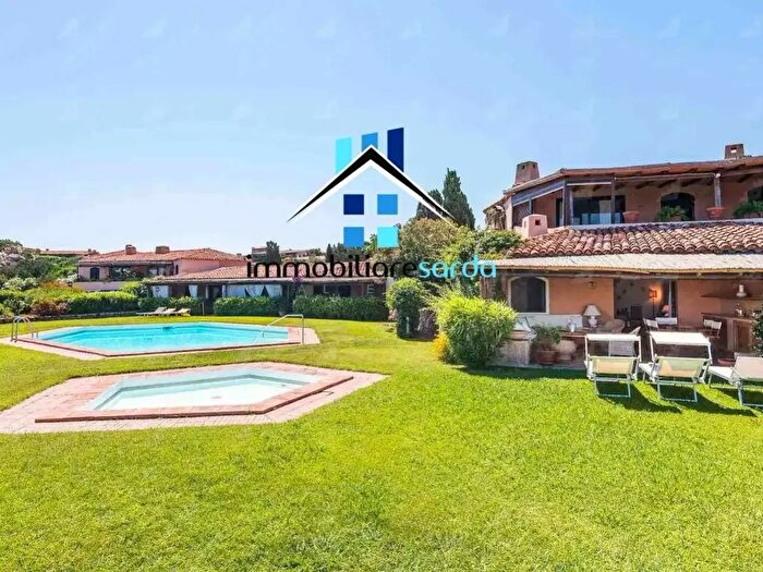 Appartamento trilocale in vendita in Arzachena