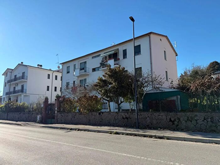 Appartamento trilocale in vendita in Via Valle Rotelle, Genazzano