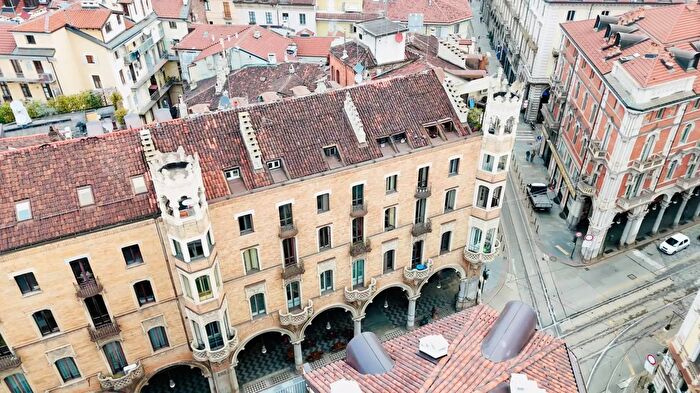 Appartamento con 7 locali in vendita in Via Pietro Micca Torino, Torino