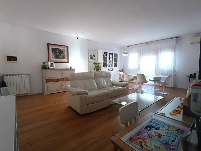 Appartamento con 5 locali in vendita in Viale della Cristallina, Sesto Fiorentino
