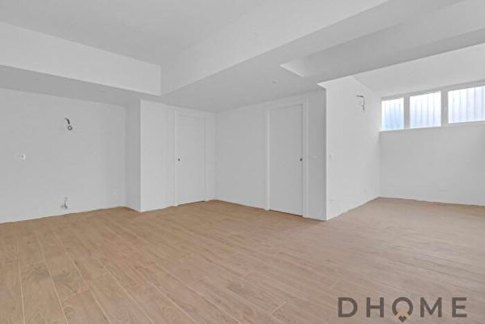 Appartamento trilocale in vendita in Via Ulisse Salis, Milano