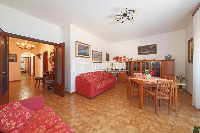 Appartamento quadrilocale in vendita in Via Ilario Corte, Roma