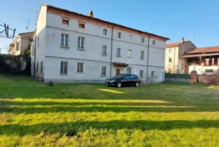 Casa con 6 locali in vendita in Monteacuto Arena Po, Arena Po