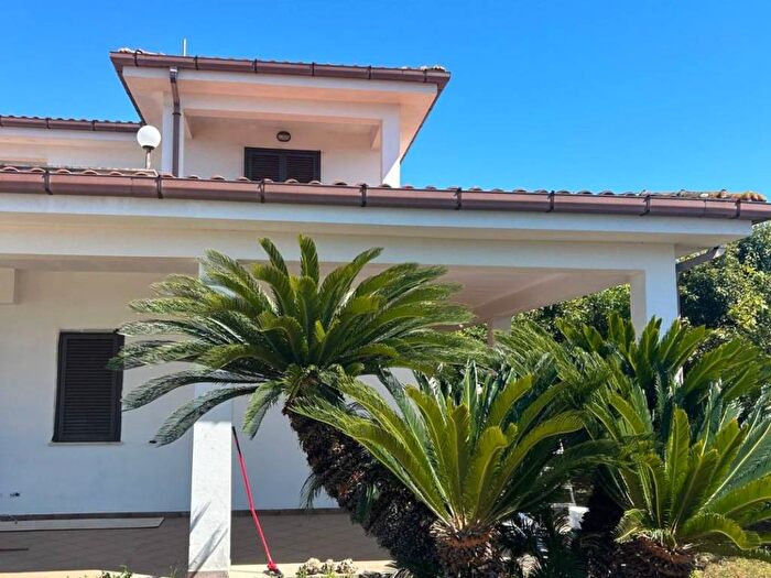 Casa con 5 locali in affitto in Via Italo Svevo, Villaggio Giornalisti Poggio, Anzio