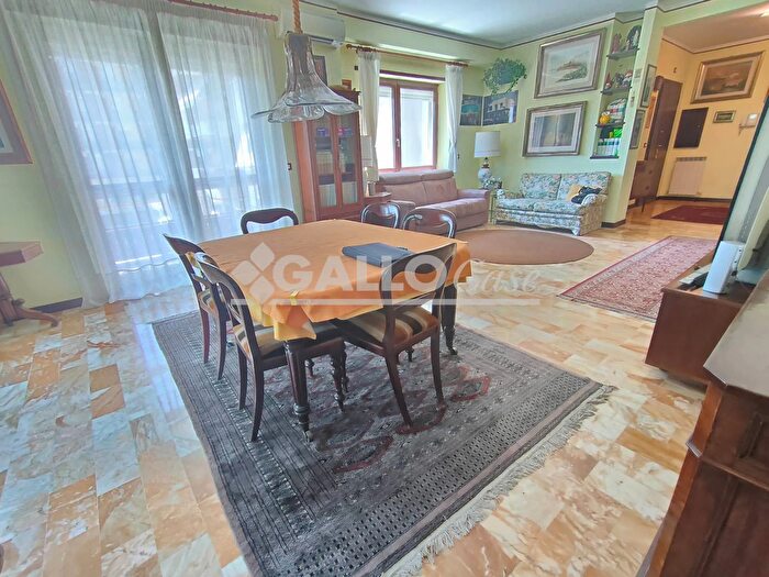 Appartamento trilocale in vendita in Cosenza