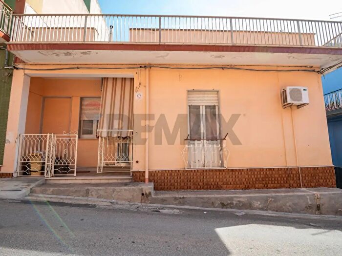 Casa con 9 locali in vendita in Via Municipio, Pachino