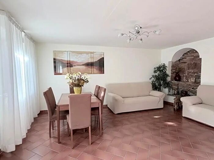 Casa con 5 locali in vendita in Er Carignano, Lucca