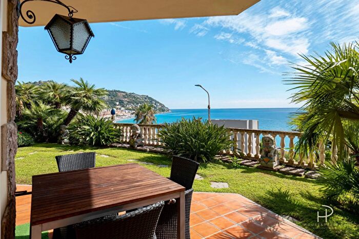 Appartamento con 5 locali in vendita in Via Aurelia Ponente, Ospedaletti