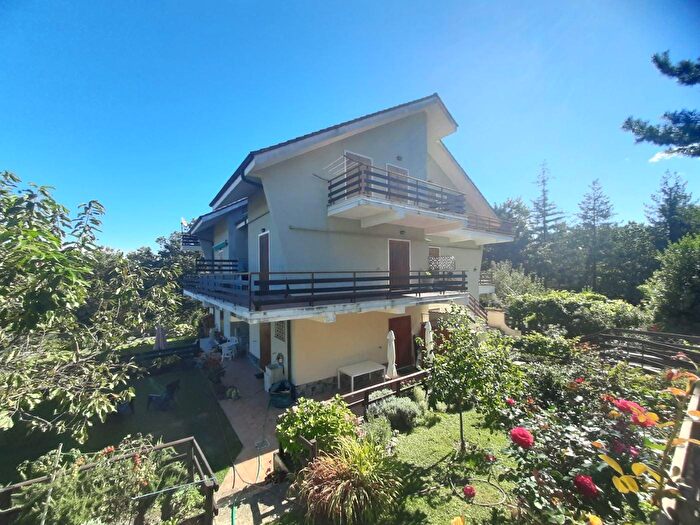 Appartamento quadrilocale in vendita in La Carta, Urbe