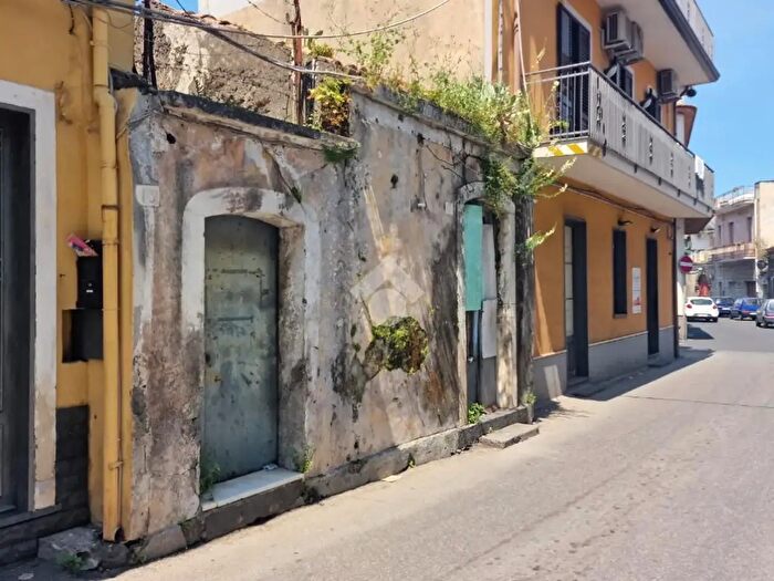 Casa trilocale in vendita in Via Spirito Santo, Aci SantAntonio