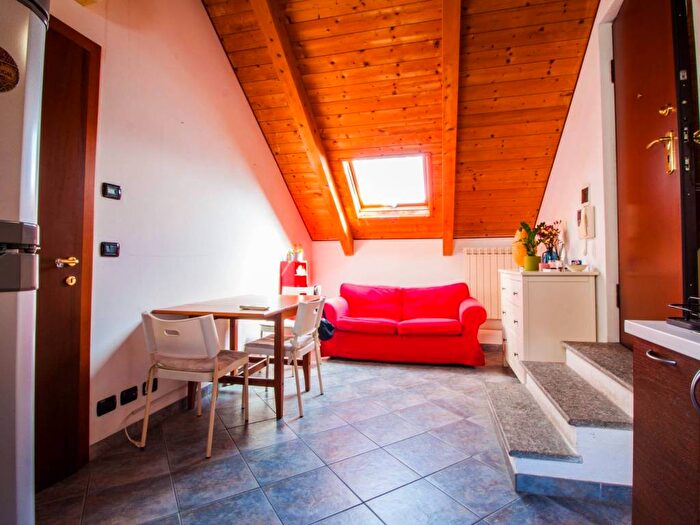 Casa trilocale in affitto in Via Farigliano, Lingotto, Torino