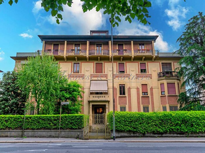 Appartamento trilocale in affitto in Via Teodoro Frizzoni, Borgo Palazzo, Bergamo