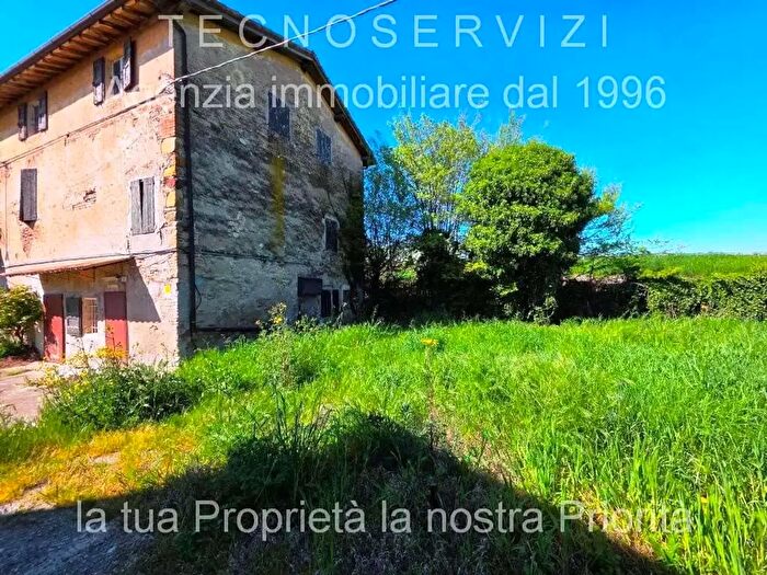 Casa con 9 locali in vendita in Via Confine, Savignano Sul Panaro