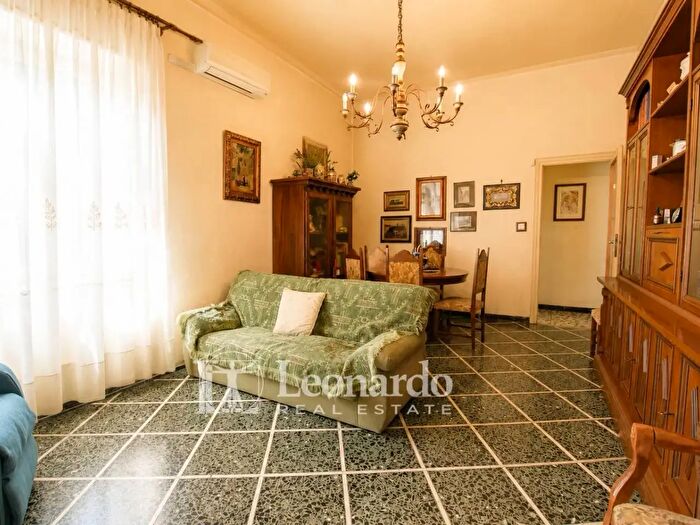 Appartamento con 11 locali in vendita in Via Aurelia Sud, Viareggio