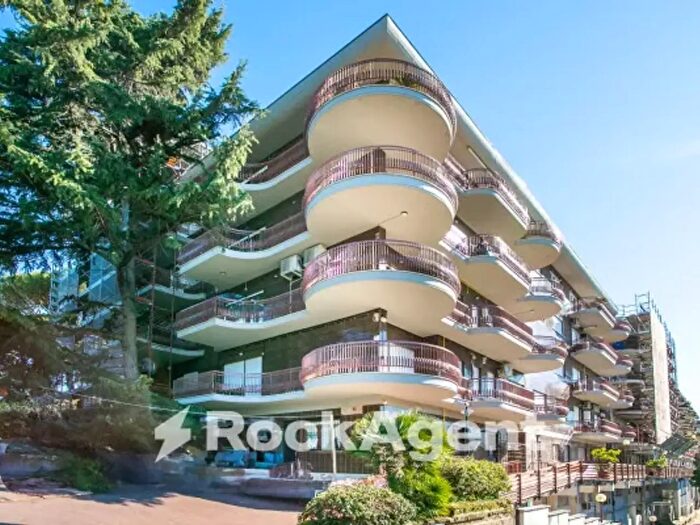 Appartamento quadrilocale in vendita in Via di Torre Rossa, Roma