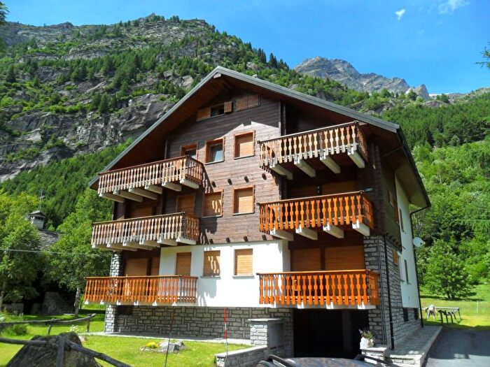 Appartamento con 5 locali in affitto in Centro Abitato Pecetto, Staffa, Macugnaga