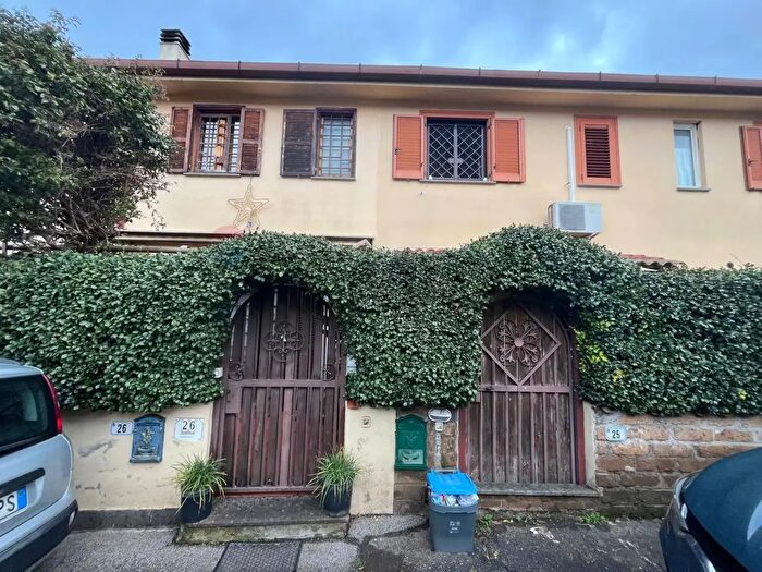 Casa con 6 locali in vendita in Via Monte Sirente, Anguillara Sabazia