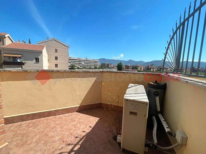 Appartamento bilocale in vendita in Piazza Catullo Snc, Tivoli