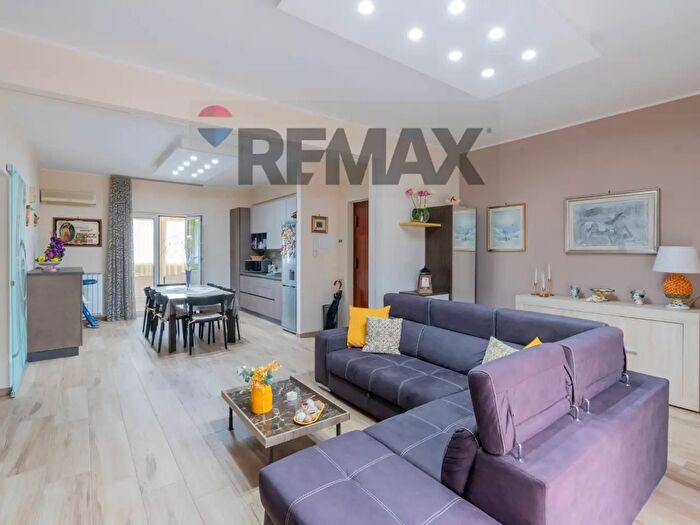 Appartamento quadrilocale in vendita in Via Belmonte Chiavelli a, Palermo