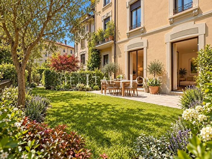Casa trilocale in vendita in Via San Bernardino, Bergamo