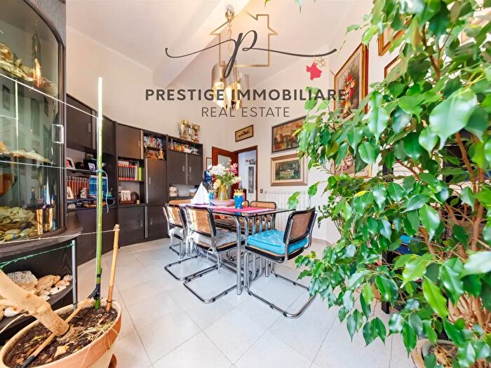 Appartamento quadrilocale in vendita in Via Ricasoli, Livorno