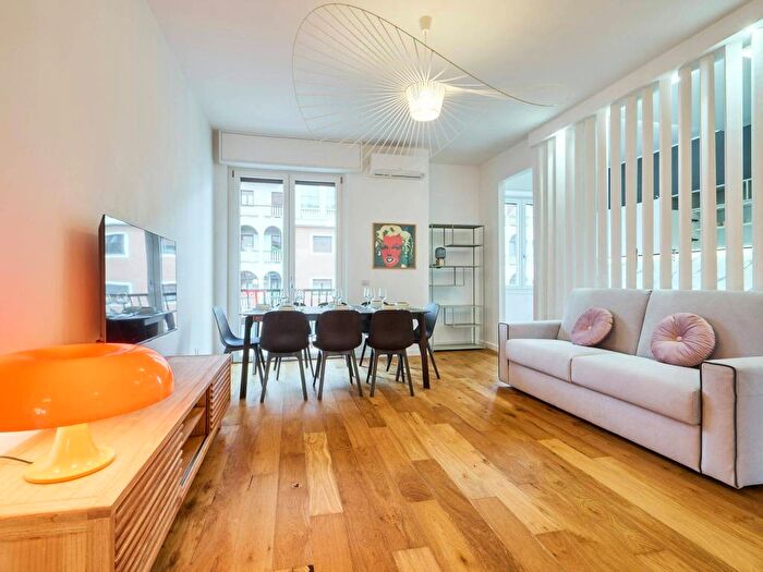 Appartamento quadrilocale in affitto in Viale Tunisia, Porta Venezia, Milano