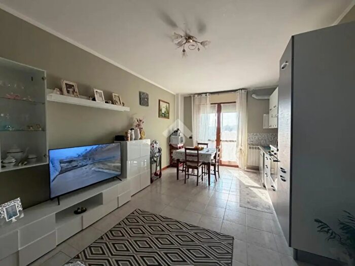 Appartamento quadrilocale in vendita in Via Strettura, Trecate