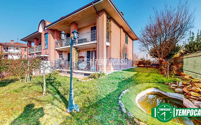 Appartamento bilocale in vendita in Via Cav Pietro Vernetti, Basaluzzo