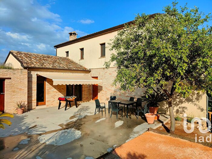 Casa con 9 locali in vendita in Strada Piaggiole, Ripatransone