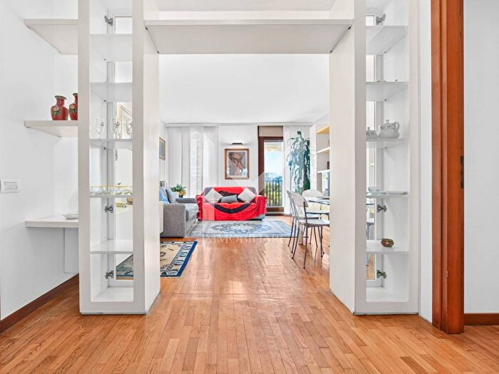 Appartamento trilocale in affitto in Via Luigi Zoja, Quarto Cagnino, Milano