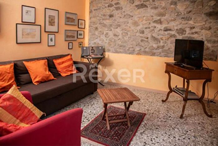 Casa quadrilocale in vendita in Via per Pascoso, Pescaglia