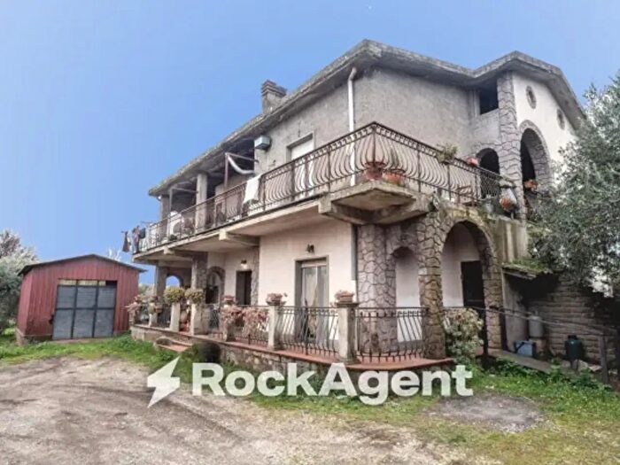 Casa quadrilocale in vendita in Sudano Vignanello Vt Italia, Vignanello