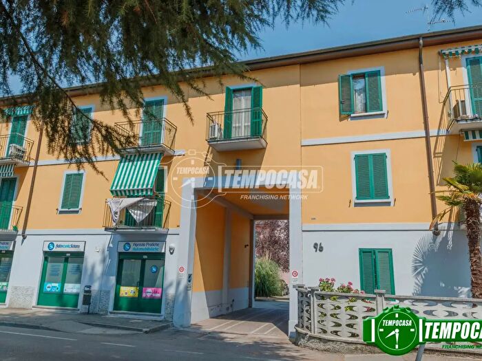 Appartamento trilocale in vendita in Via Roma, Siziano