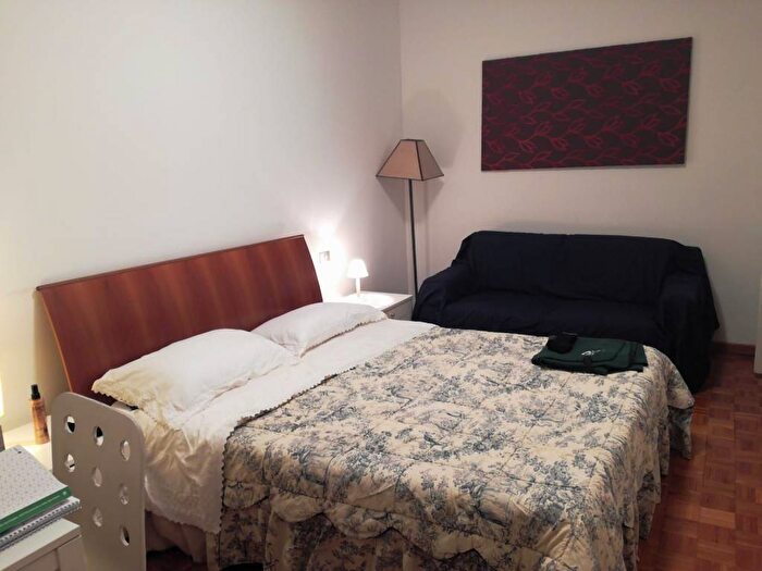 Appartamento trilocale in affitto in Via Giovanni Bellezza, Bocconi, Milano