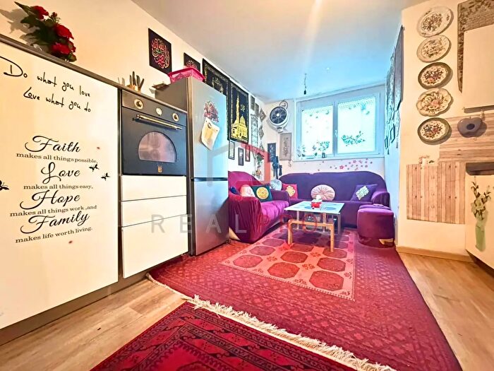 Appartamento quadrilocale in vendita in Via Aslago, Bolzano