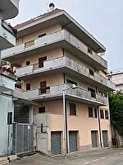 Casa con 8 locali in vendita in Via Padre Alessandro Valignani Chieti Ch, Chieti