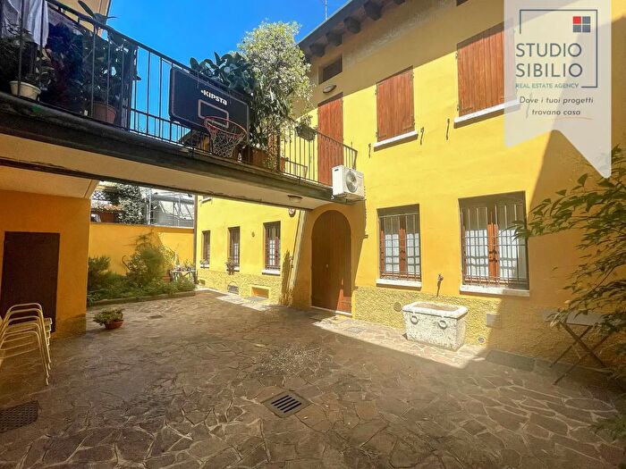 Casa con 7 locali in affitto in Mantova