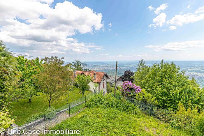 Casa quadrilocale in vendita in Andrate, Andrate